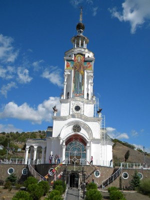 Храм-маяк в селе Малореченское